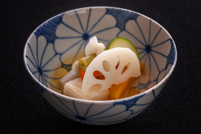 小附　地魚南蛮漬け　菊花浸し　水菜　菊菜　黄菊