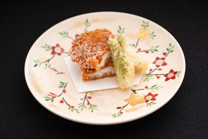 揚物　鮎並香煎揚げ　独活　たらの芽